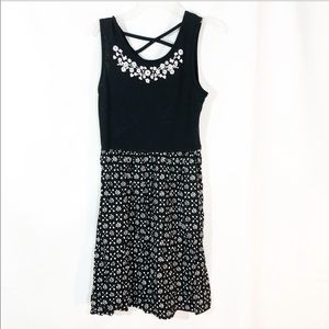 NWOT BLACK & WHITE FLORAL DRESS